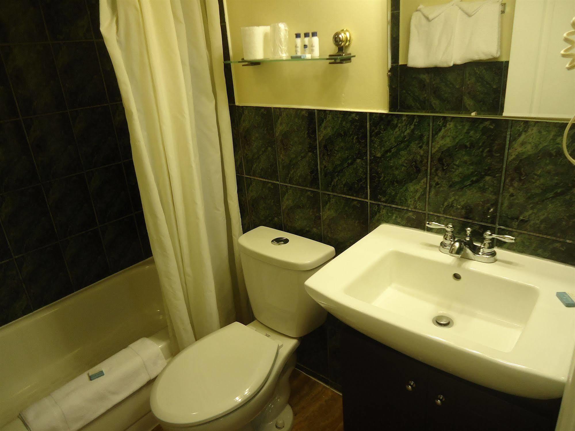 Bayside Inn&Waterfront Suites Kingston Eksteriør billede